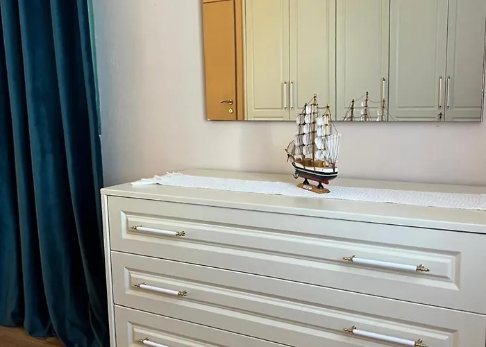 Seasons 2, Kompleksi Dielli Dom wakacyjny *